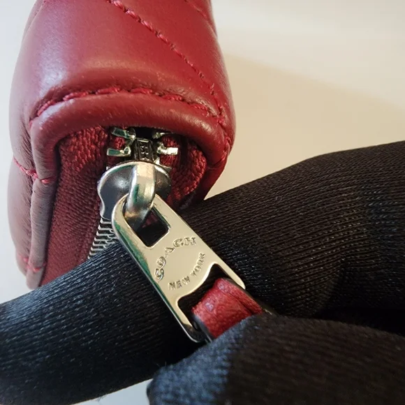 COACH Quilted Tabby 20 With Matching Wallet - Picture 4 of 16